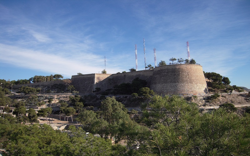 El castillo de San Fernando en Alicante