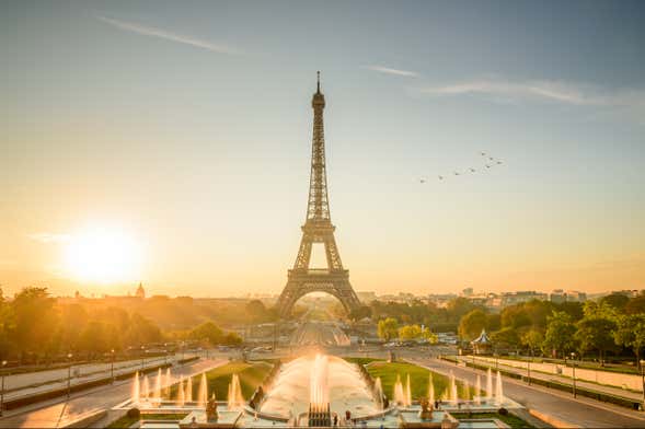 Entrada a la tercera planta, la cima de la Torre Eiffel de París