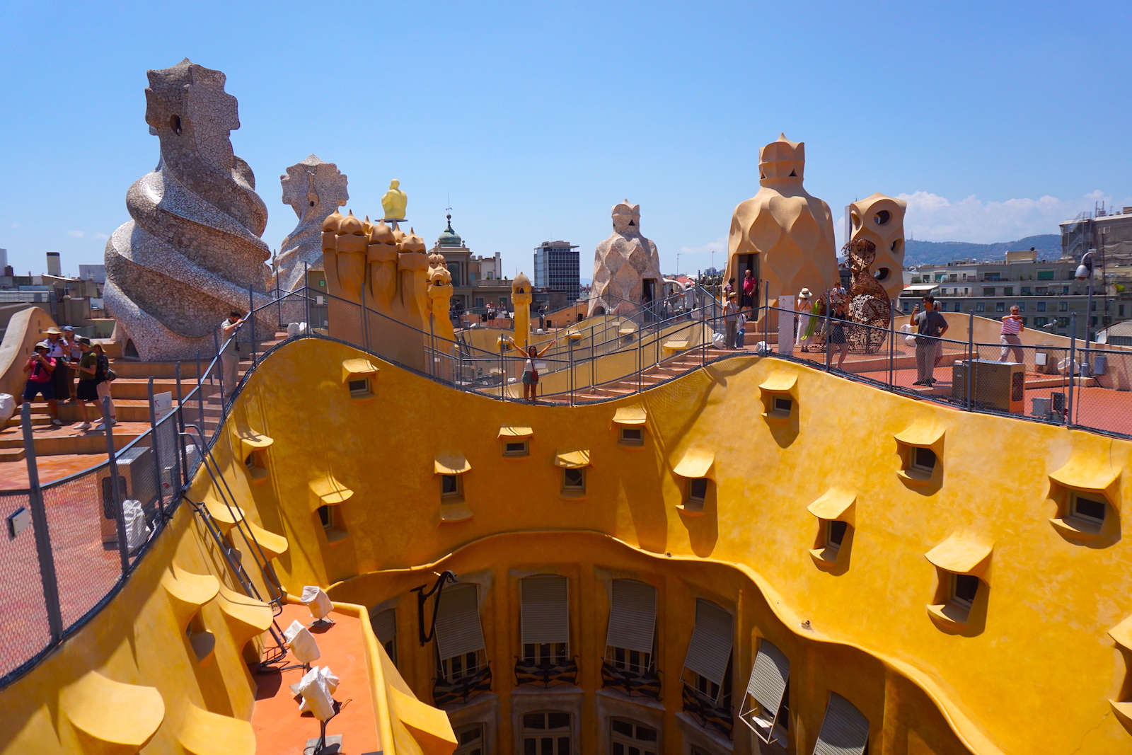 Cómo visitar La Pedrera (Casa Milà) en Barcelona: tipos de entrada ...
