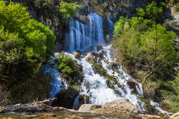 Excursión a la Cascada Sotira y El Lago Dardha Desde Berat