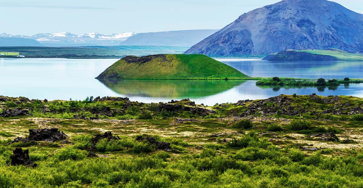 Desde Akureyri: Excursión al Lago, Cráteres y Cascada de Myvatn ...