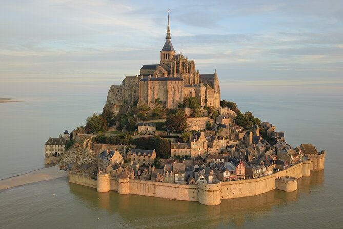 2024) Mont Saint Michel Día D Omaha Beach Privado desde París y ...