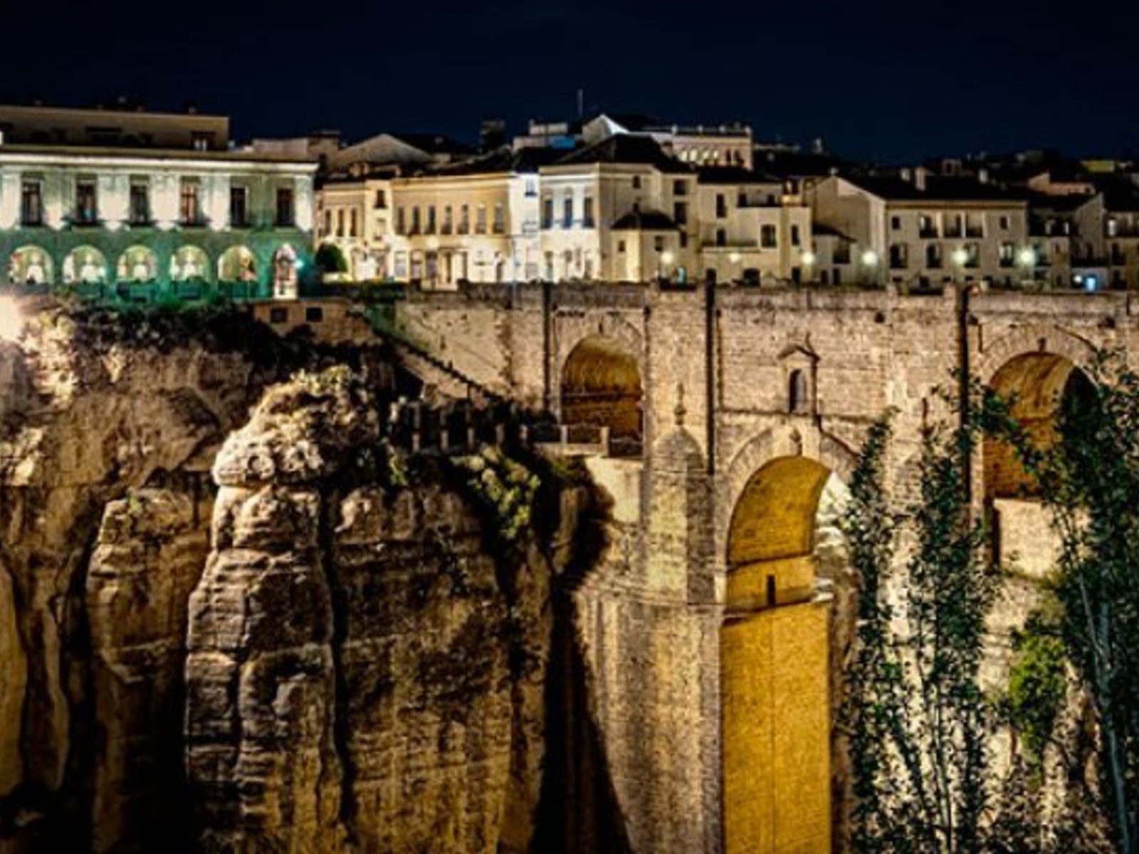 Free Tour Leyendas y Misterios de Ronda - Hotel Trujillo El Golf ...