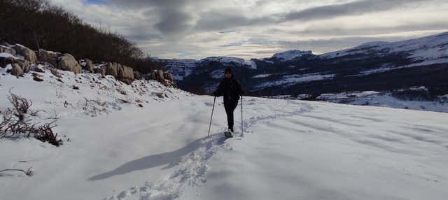 Paseo Con Raquetas de Nieve por Los Collados del Asón Desde la Gándara