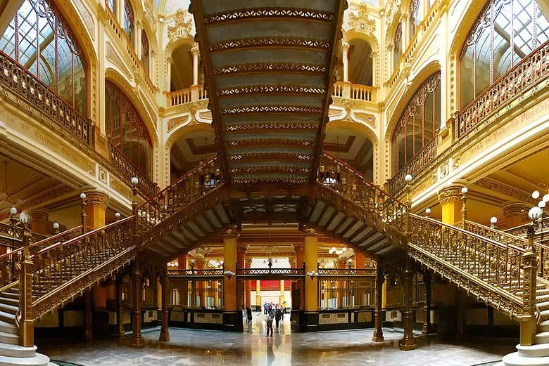 Tour Por El Banco Nacional y Los Palacios de Ciudad de México