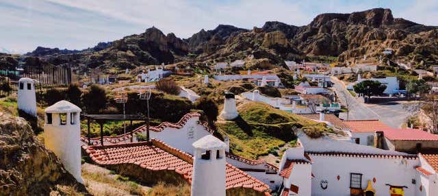 Tren turístico de Guadix y Barrio de las Cuevas - Civitatis.com