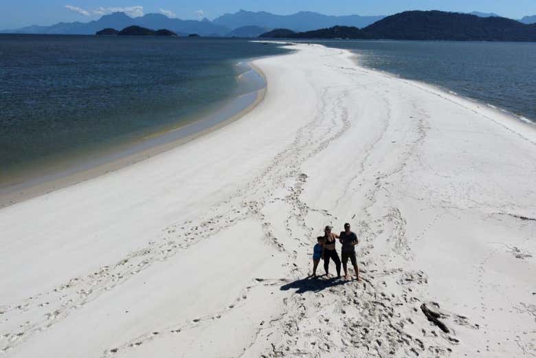Avistamiento de Delfines en la Isla de Marambaia Desde Mangaratiba