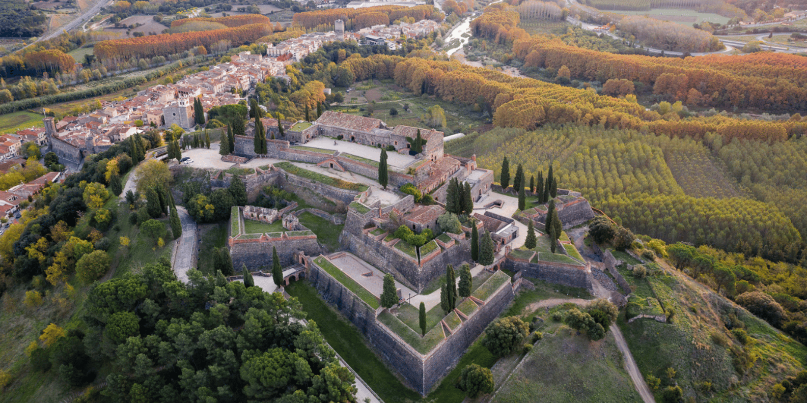 Entrada Al Castillo de Hostalric |