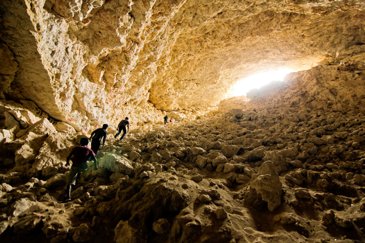 Dahl Al Misfir Cave |