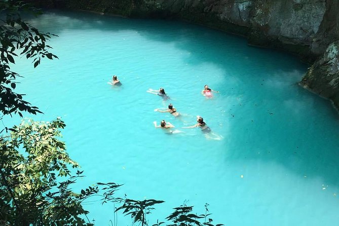 La Aventura de Las Cascadas Bassin Bleu en Jacmel Desde Pap Haití 2025