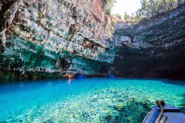 Excursión a la cueva melissani y la playa de myrtos desde argostoli
