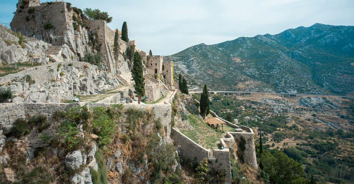 División: Tour de Medio Día a la Fortaleza de Klis y la Cueva de Vranjača