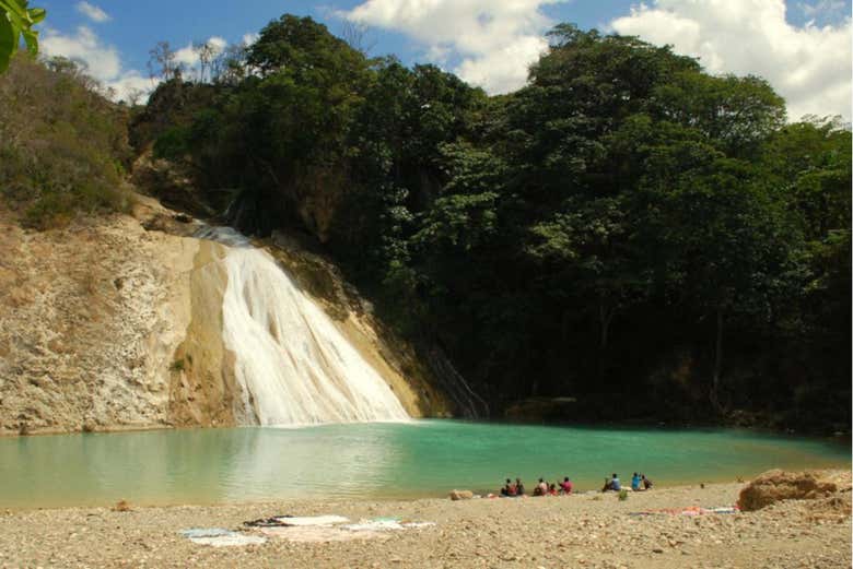 Excursión al lago de Péligre y Bassin Zim Desde Puerto Príncipe
