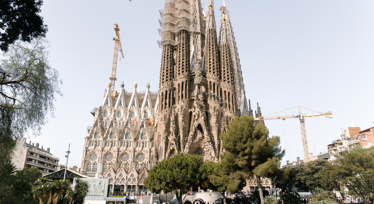 Tour gratuita de Barcelona: Gaudí, Sagrada Familia & Modernism ...