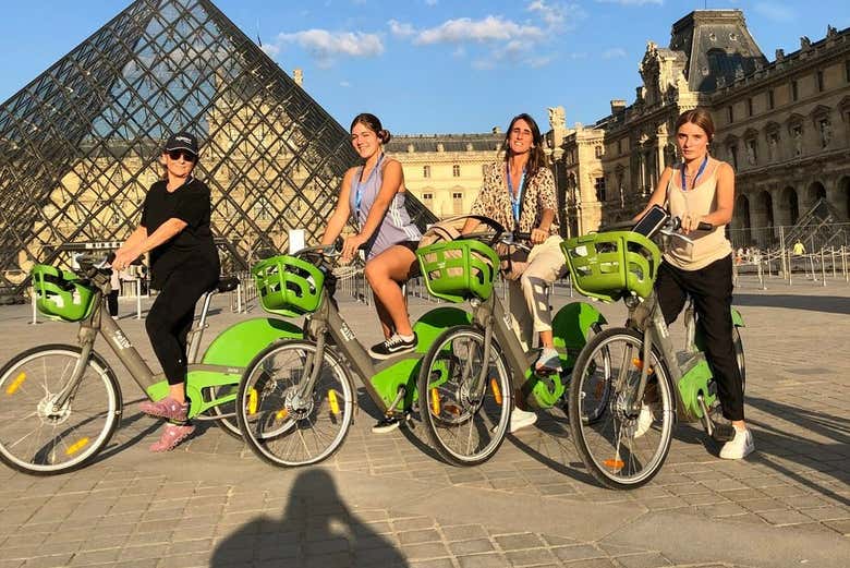 Tour gratuita en bicicleta por parís - Reserva en civitatis.com