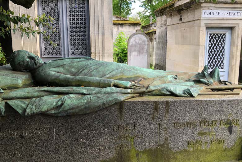 Tour gratuita por el Cementerio Père Laachaise, París - Civitatis.com