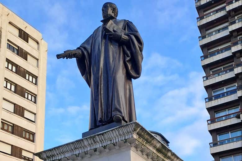 Tour Teatralizado de Jovellanos por Gijón - Civitatis.com