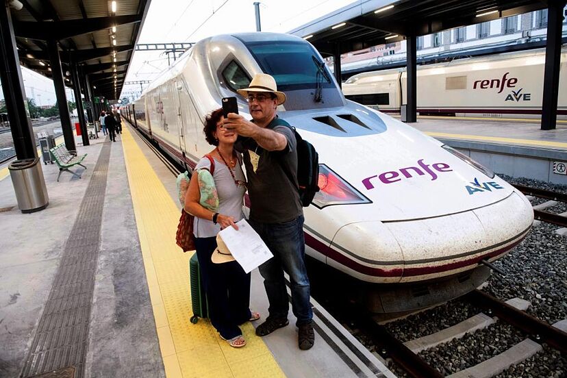 Granada Estrena El Ave: Qué Recorrido Hace, Cuánto Tarda, Qué ...