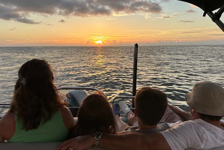 Paseo en Barco Al Atardecer por Nápoles - Reserva en Civitatis.com