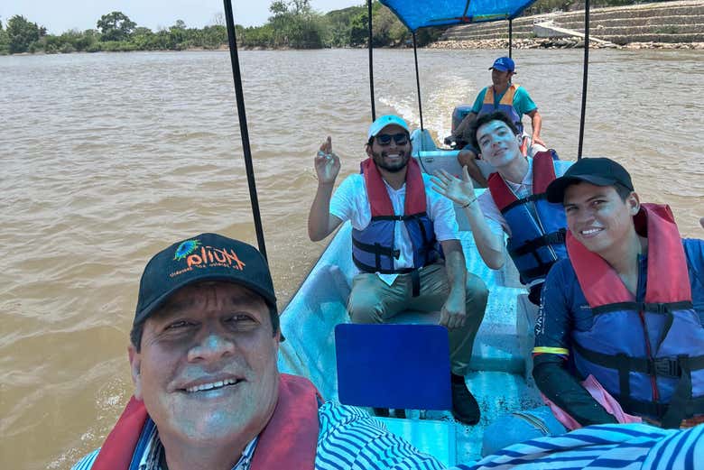 Paseo en Barco por El Río Magdalena Desde Villavieja - Civitatis