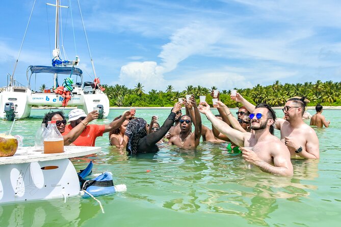 2025) Aventura en Catamarán: Bebidas y Snorkel en Punta Cana