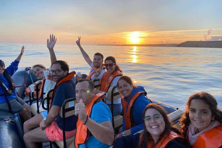 Passeio de Lancha Pela Ponta da Piedade Ao Entardecer Saindo de ...