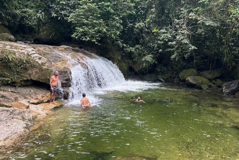 Senderismo por Las Cascadas de Banqueta desde Angra dos Reis