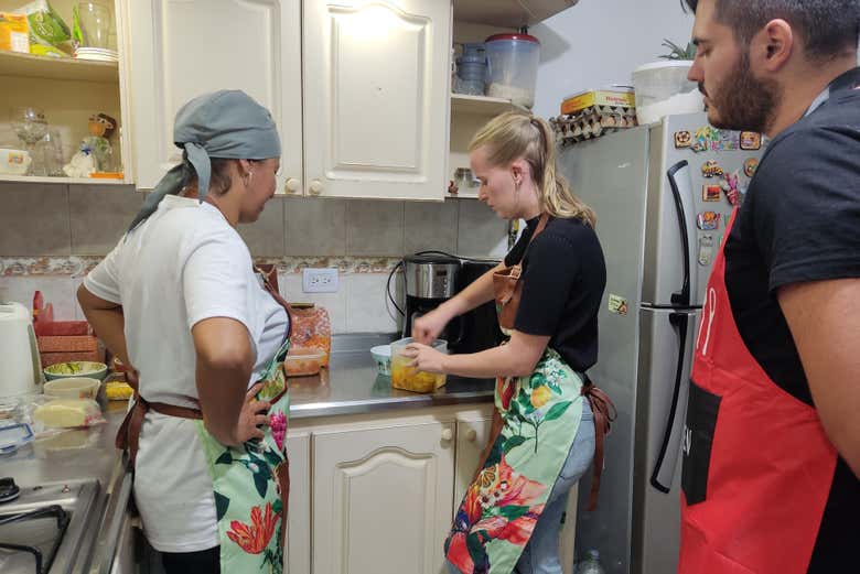 Taller de Empanadas Colombianas en Medellín - Civitatis.com