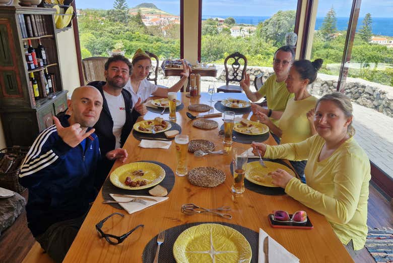 Tour de Viñedo y Bodegas por la Isla Terceira de Azores, Angra do ...