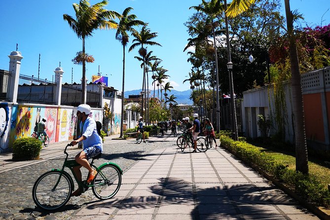 Paseo por bicicleta en Chepecletas, San José.