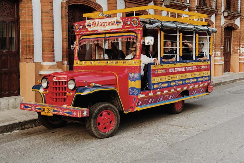 Tour en Chiva por Buga - Reserva Online en Civitatis.com