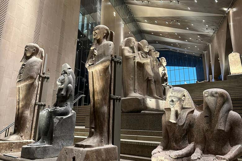 Tour Por El Gran Museo Egipcio y Las Pirámides de Giza, El Cairo