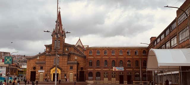 Tour Por El Santuario del Divino Niño y La Plaza 20 de Julio ...