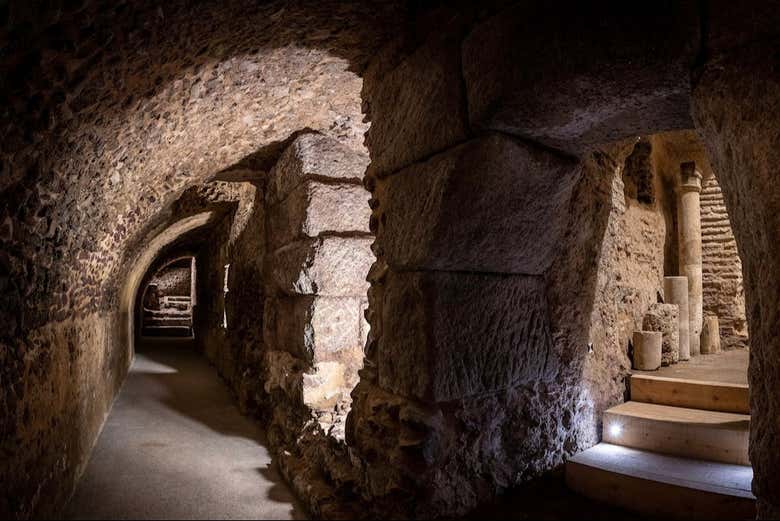 Tour por Thermae, Las termas romas de toledo + sótanos y mazmorras