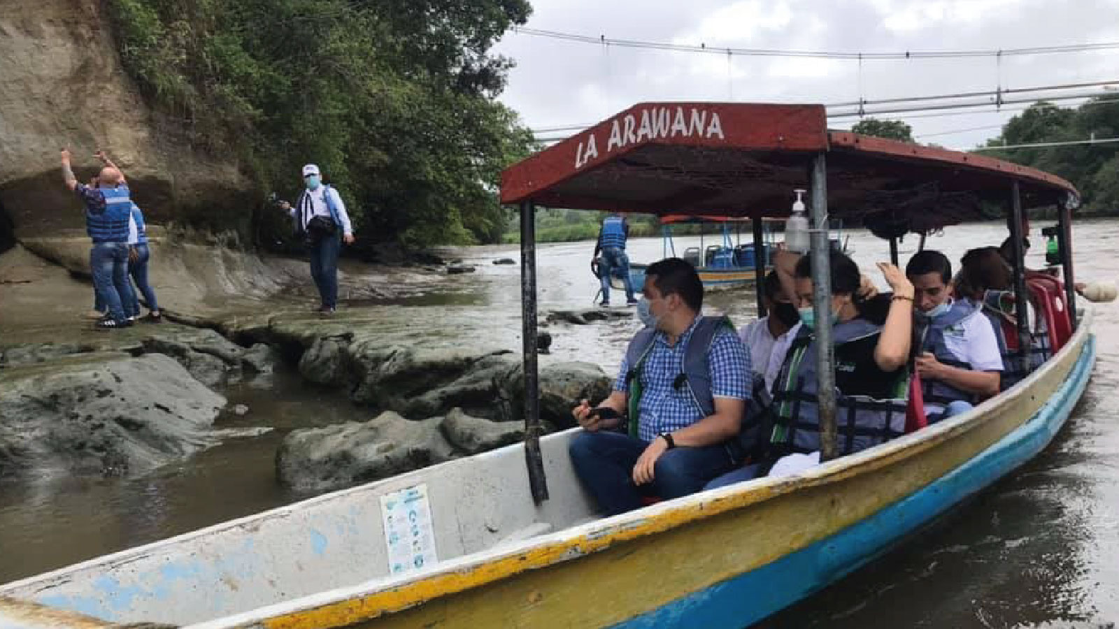 Travesía en Lancha Neiva - Villavieja - Agencia de Vieges Yimmy Tours