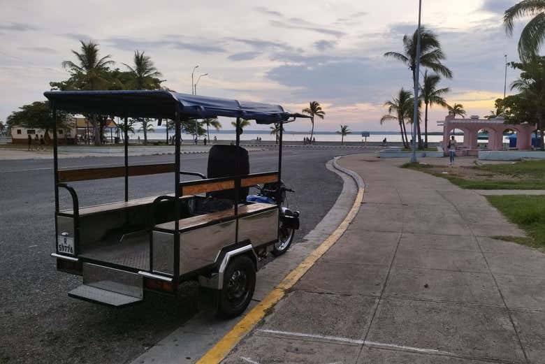 Tour privada de tuk -tuk de Cienfuegos - reserva en línea en civitatis.com