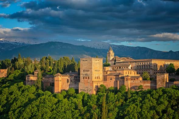 Tour Privado Por la Alhambra y Los Palacios Nazaríes, Granada