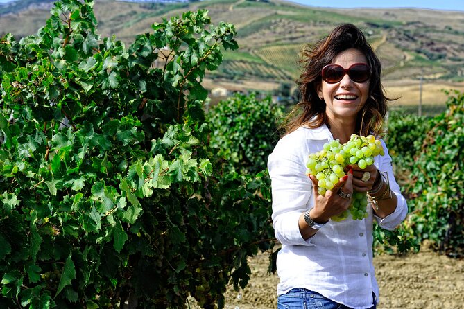 2025) Degustacia de vino y aceite de oliva y productos típicos