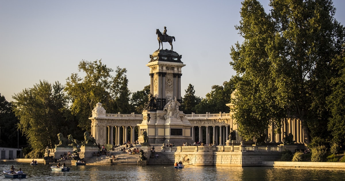 Madrid: Secretos del Parque del Retiro Tour a Pie de 2 Horas ...