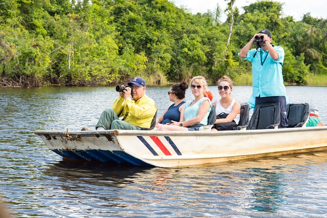 Santuario de la Naturaleza Caño Blanco en Bote