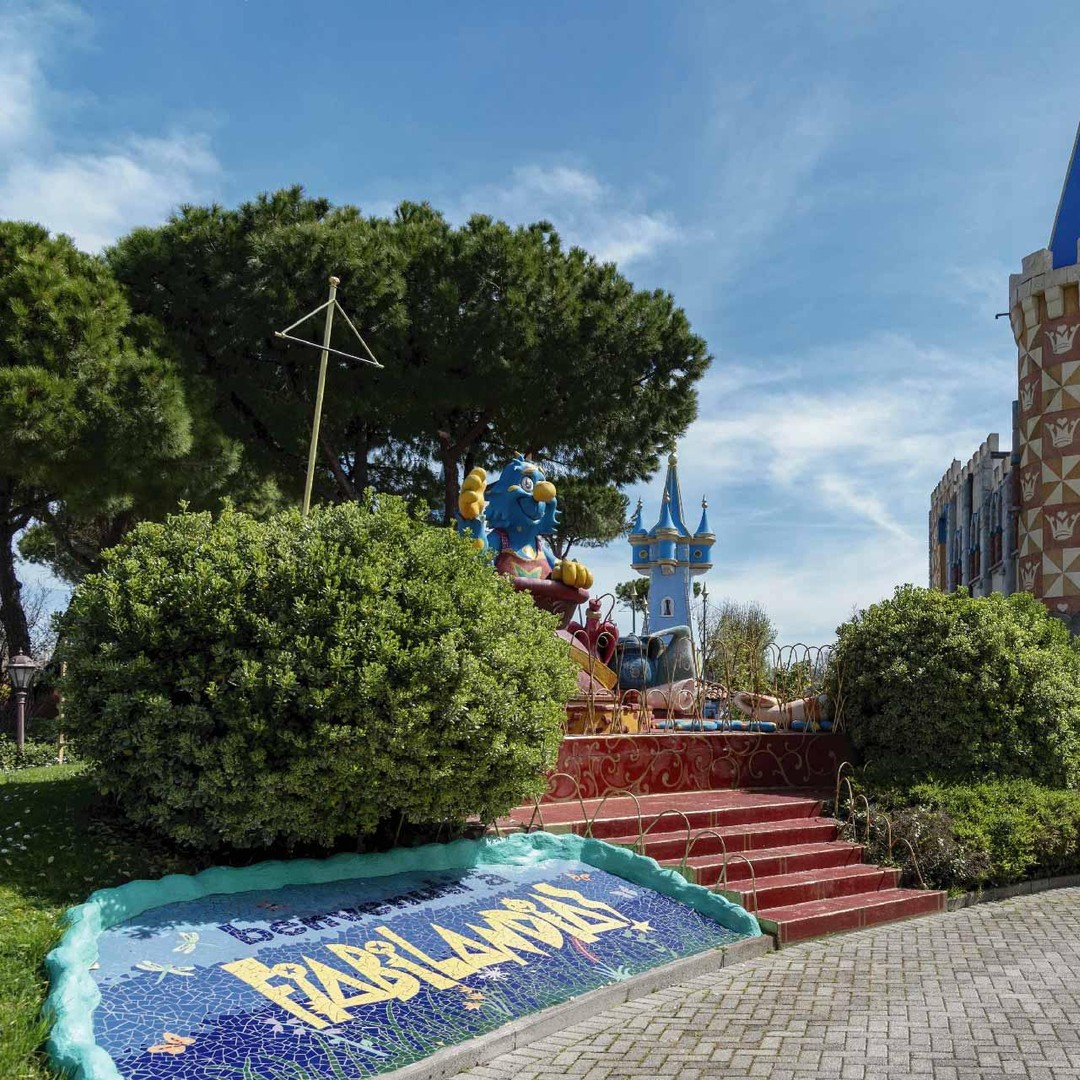 Rimini: Ticket de Entrada Al Parque de Atracciones Fiabilandia ...