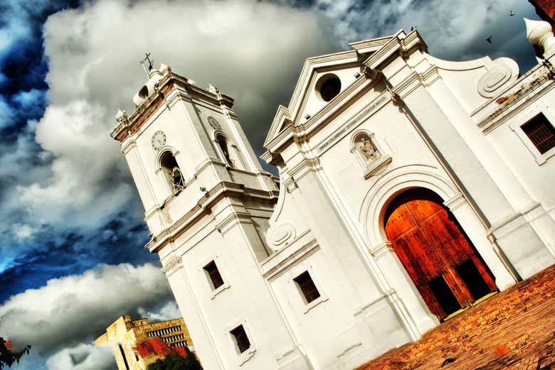 Tour de los Misterios gratuito y Leyendas de Santa Marta - Civitatis