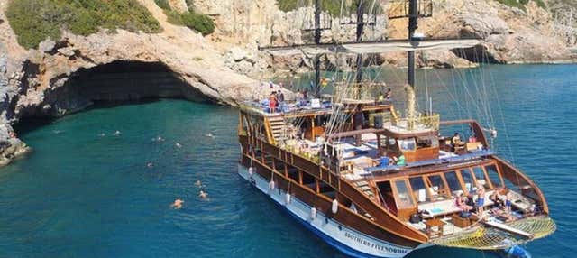 Paseo en Catamarán Con Comida Por Alanya En Alanya - Civitatis