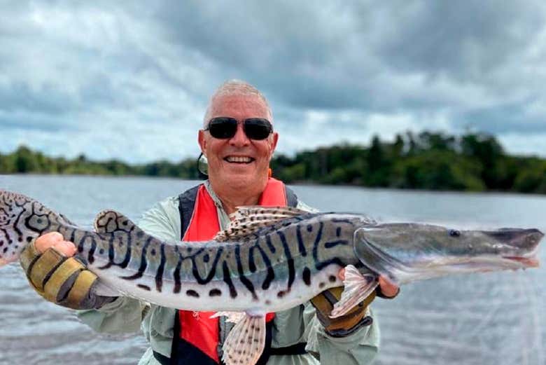 PESCA EN EL Río Negro en Manaos - Reserva Online en Civitatis.com