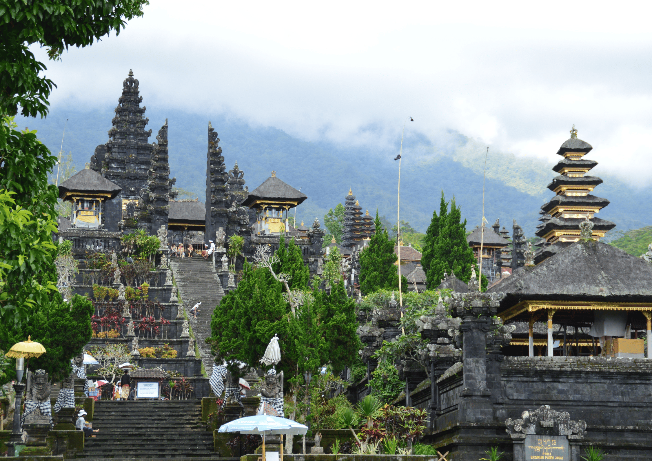 Bali: Excursión al Gran Templo de Besakih Con Waterfal y Terraza ...