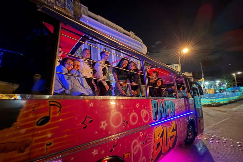 Tour en Chiva rumbera por bogotá - Reserva en civitatis.com