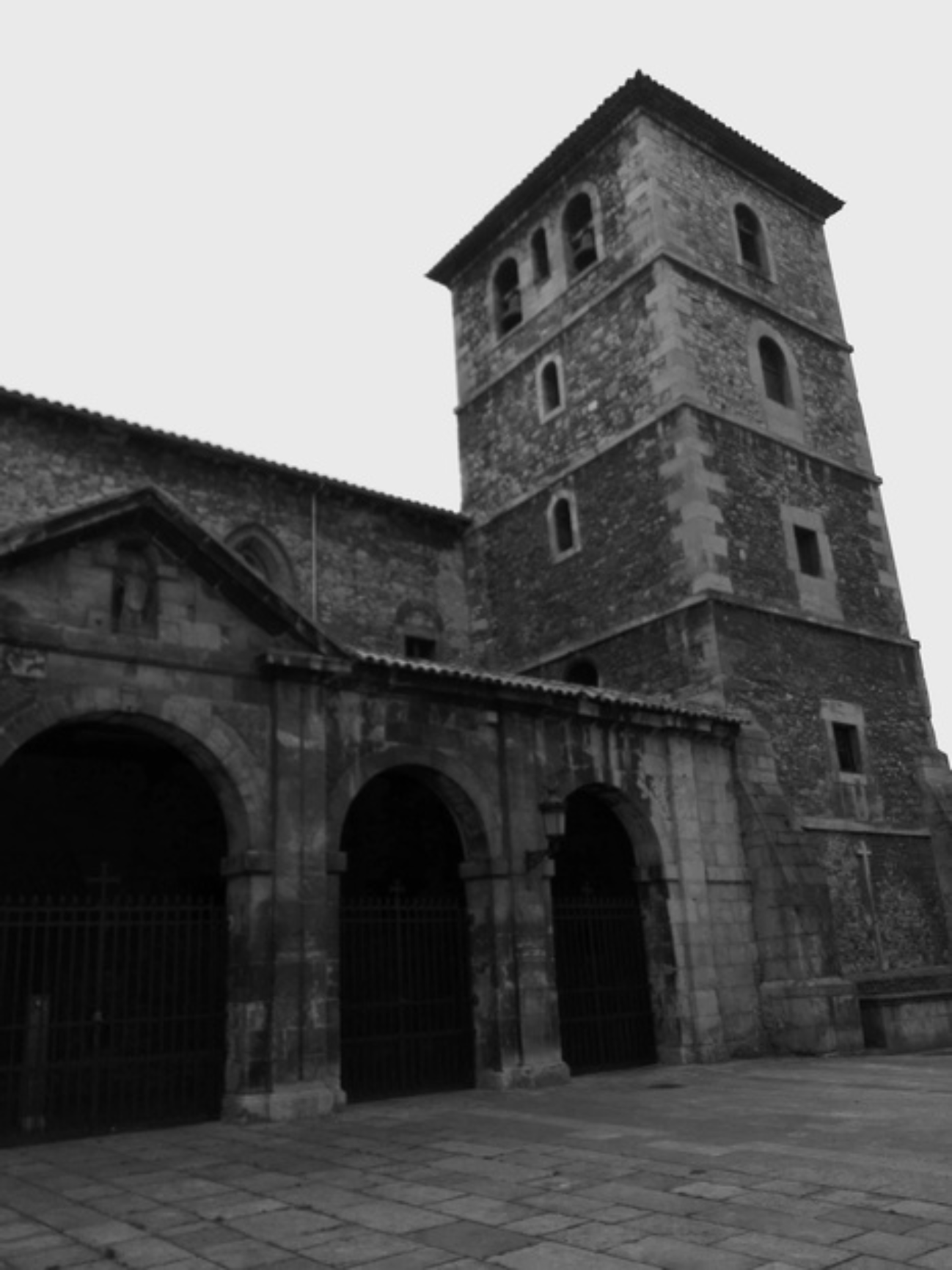 Paseo por el Aviles Oscuro |