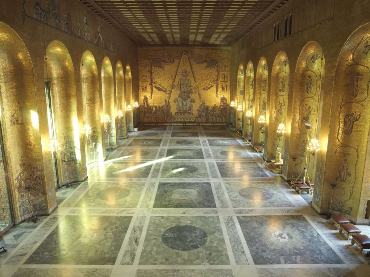 Visita el Ayuntamiento de Estocolmo y Su torre de las 3 Coronas ...