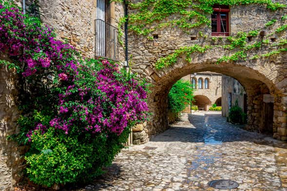 Tour gratuita por Peratallada - Reserva Online en Civitatis.com