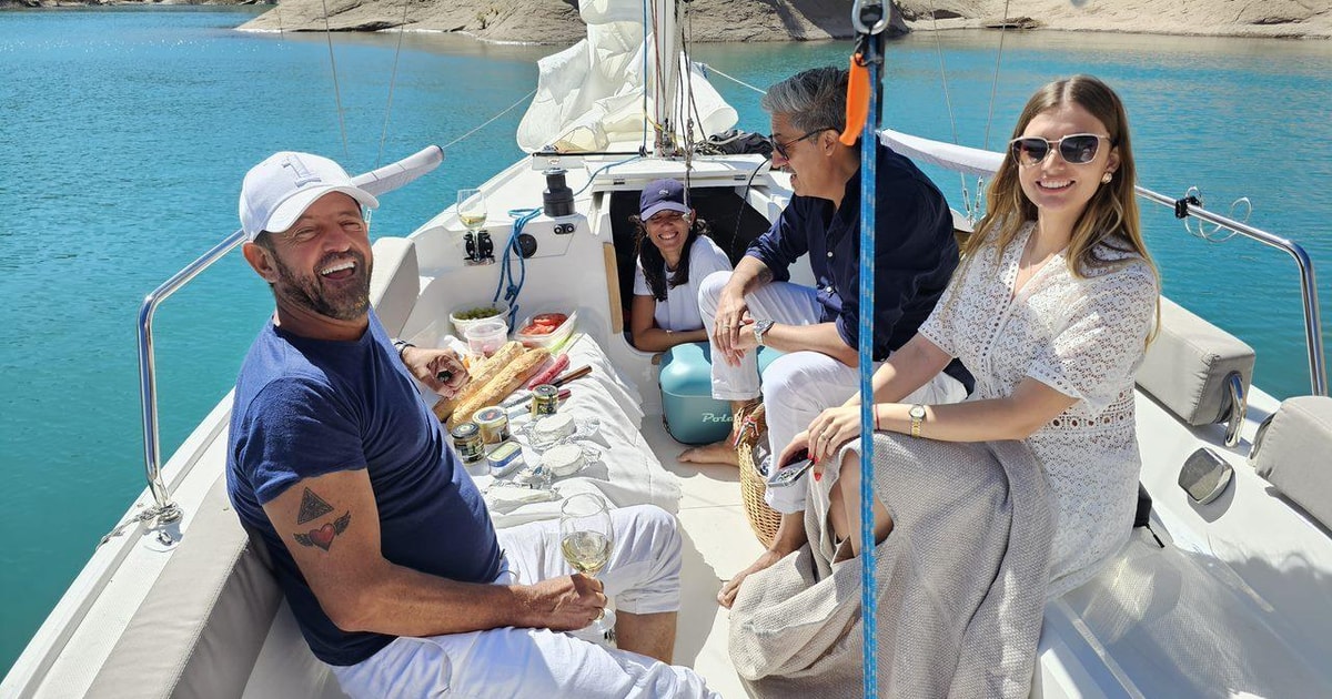 Paseo en Velero Por el Lago Potrerillos Con Vino Y Queso |